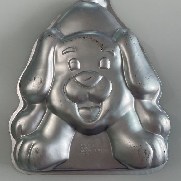 Wilton Playful Pup Cake Pan 🐶 - Picture 4 of 4